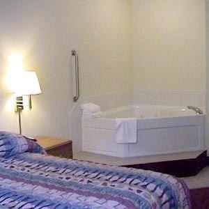 Hotel Budget Host 3*