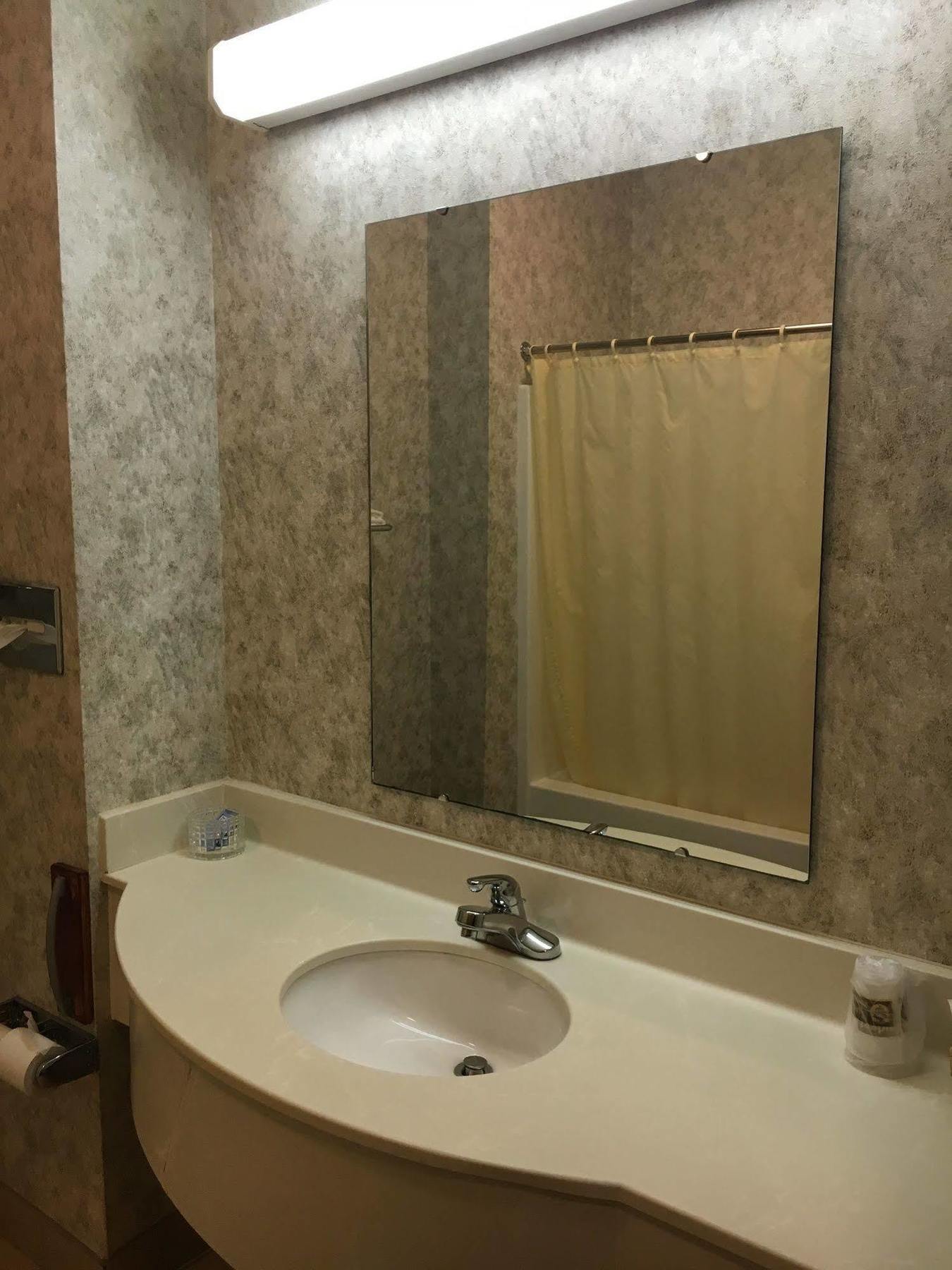 Budget Host Allegan