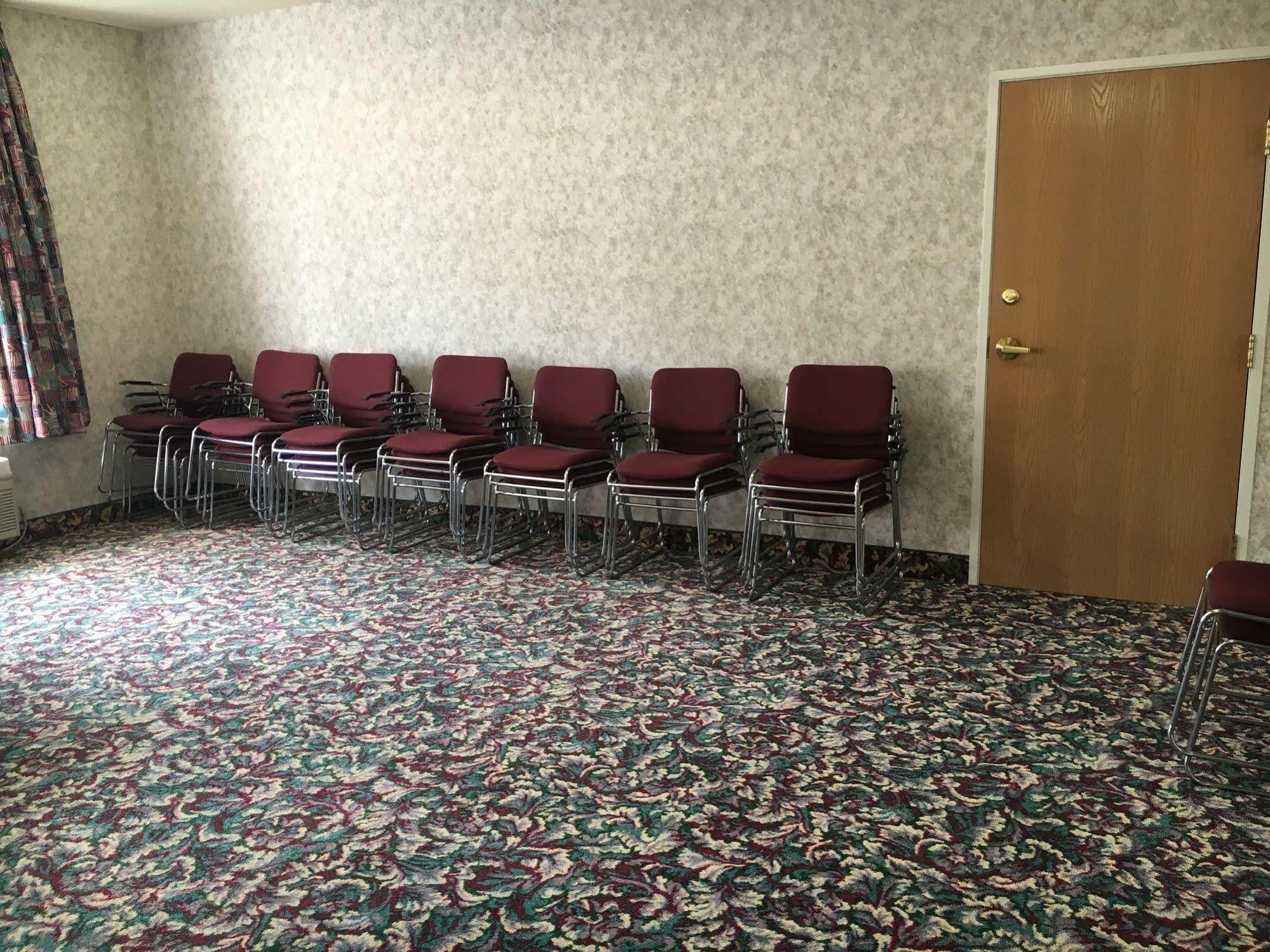 Budget Host 3* Allegan